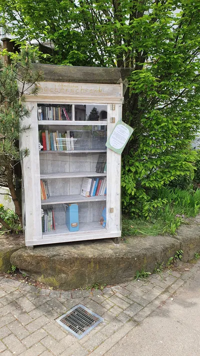 Offener Bücherschrank