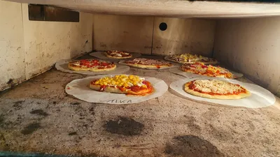 23 Pizzabäcker*innen im Kinder-Kreativ-Club