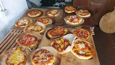 23 Pizzabäcker*innen im Kinder-Kreativ-Club