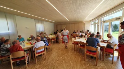 Erster Gemeinsamer Mittagstisch
