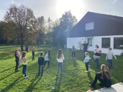 Laternenbasteln im Kinder Kreativ Club